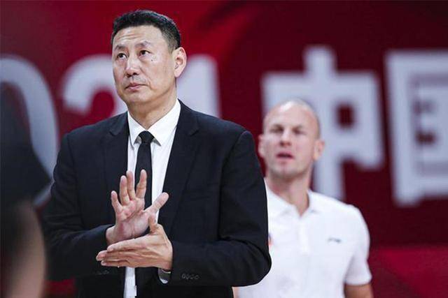 首笔引援！CBA上海队换来男篮原国手，场均仅6.4分，和李添荣重叠