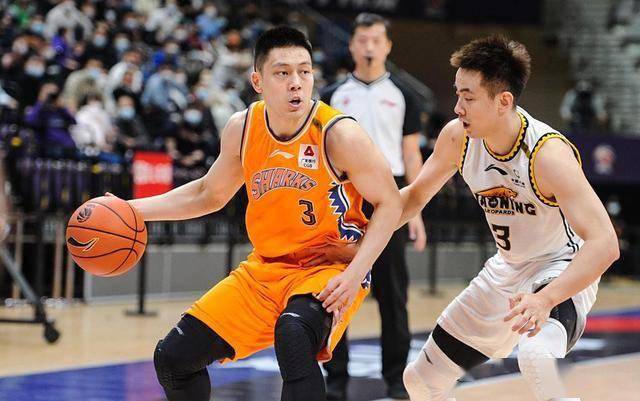 首笔引援！CBA上海队换来男篮原国手，场均仅6.4分，和李添荣重叠