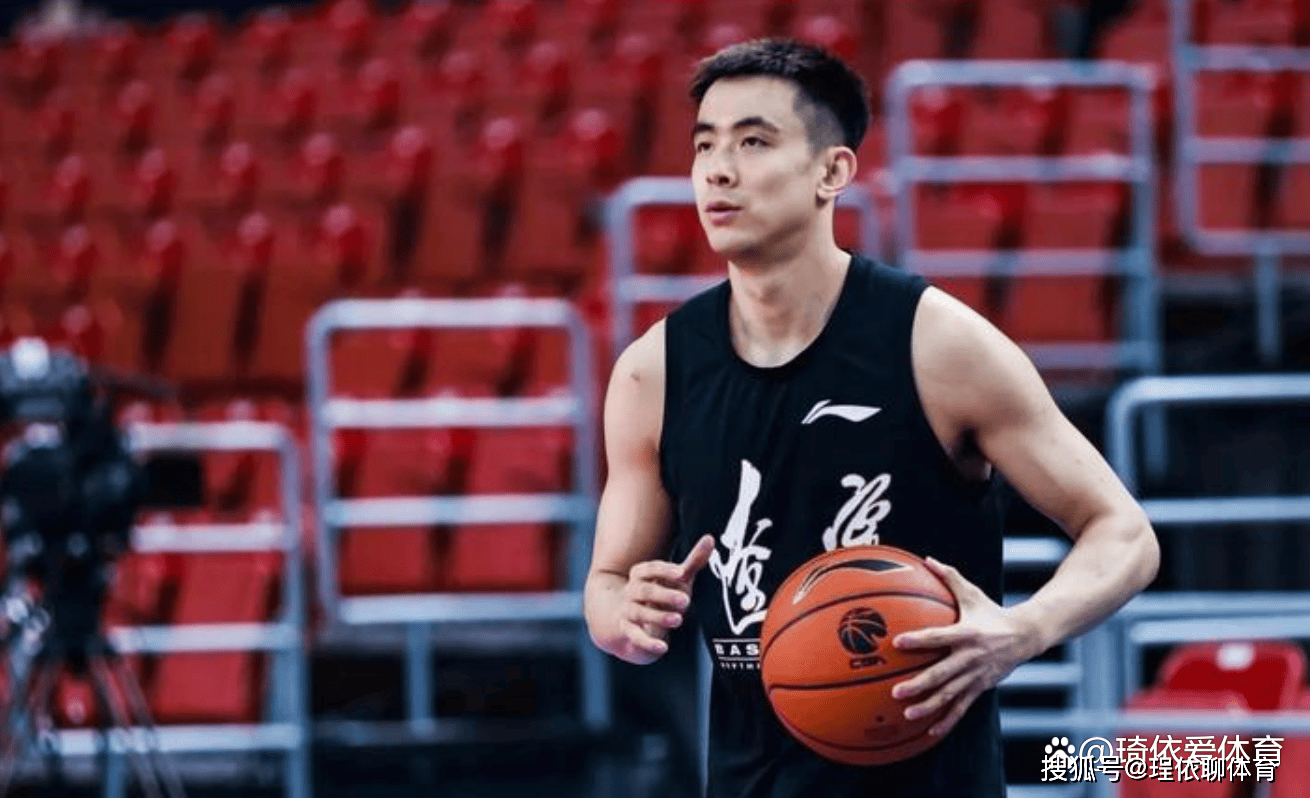 CBA风云：赵继伟转会大戏烂尾，培养费成拦路虎，辽宁直接续约