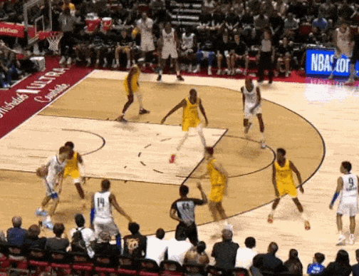 21投16铁！广东队外援锁死弗拉格！NBA状元首秀彻底搞砸