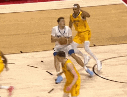 21投16铁！广东队外援锁死弗拉格！NBA状元首秀彻底搞砸