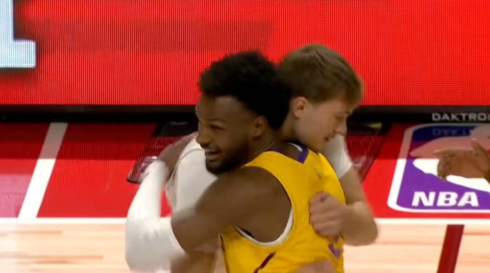 全部人都拉开，NBA状元要1v1布朗尼，这身体素质太强了！