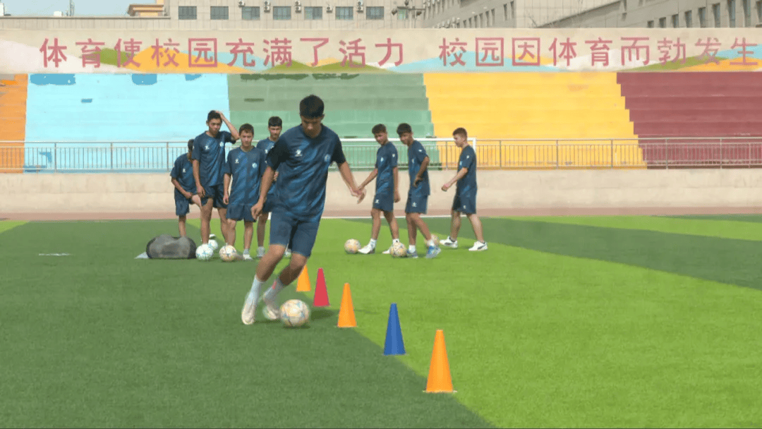 泽普：足球为多彩校园注入活力