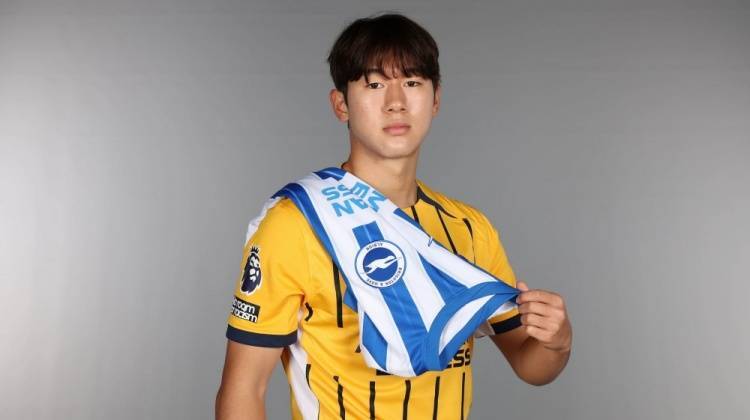 官方：布莱顿18岁韩国小将尹棹泳租借加盟SBV精英，租期1年