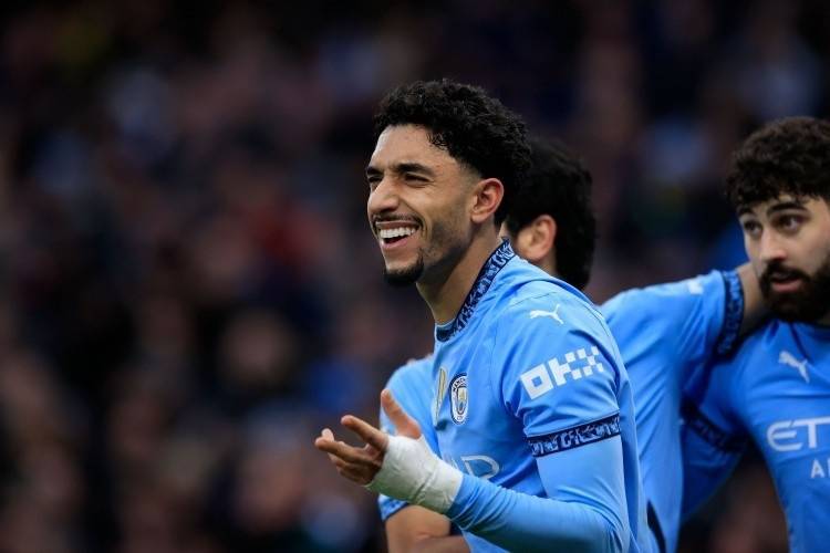 曼城赛季前瞻：大豪购制造战术疑云，瓜迪奥拉要靠助教帮衬了