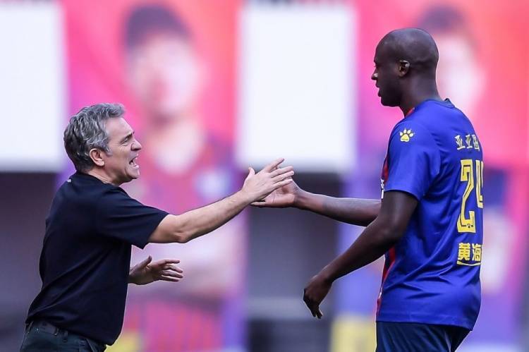 曼城赛季前瞻：大豪购制造战术疑云，瓜迪奥拉要靠助教帮衬了