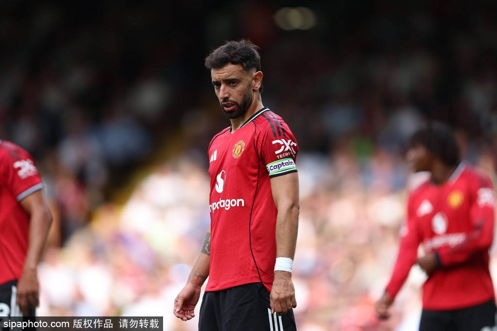 观战台：利物浦恶战纽卡 梅西率队冲决赛+欧冠抽签