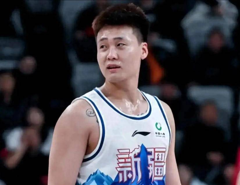 曝CBA重磅交易接近达成，北京男篮拿下赵睿，新疆得到范子铭+后卫+部分现金