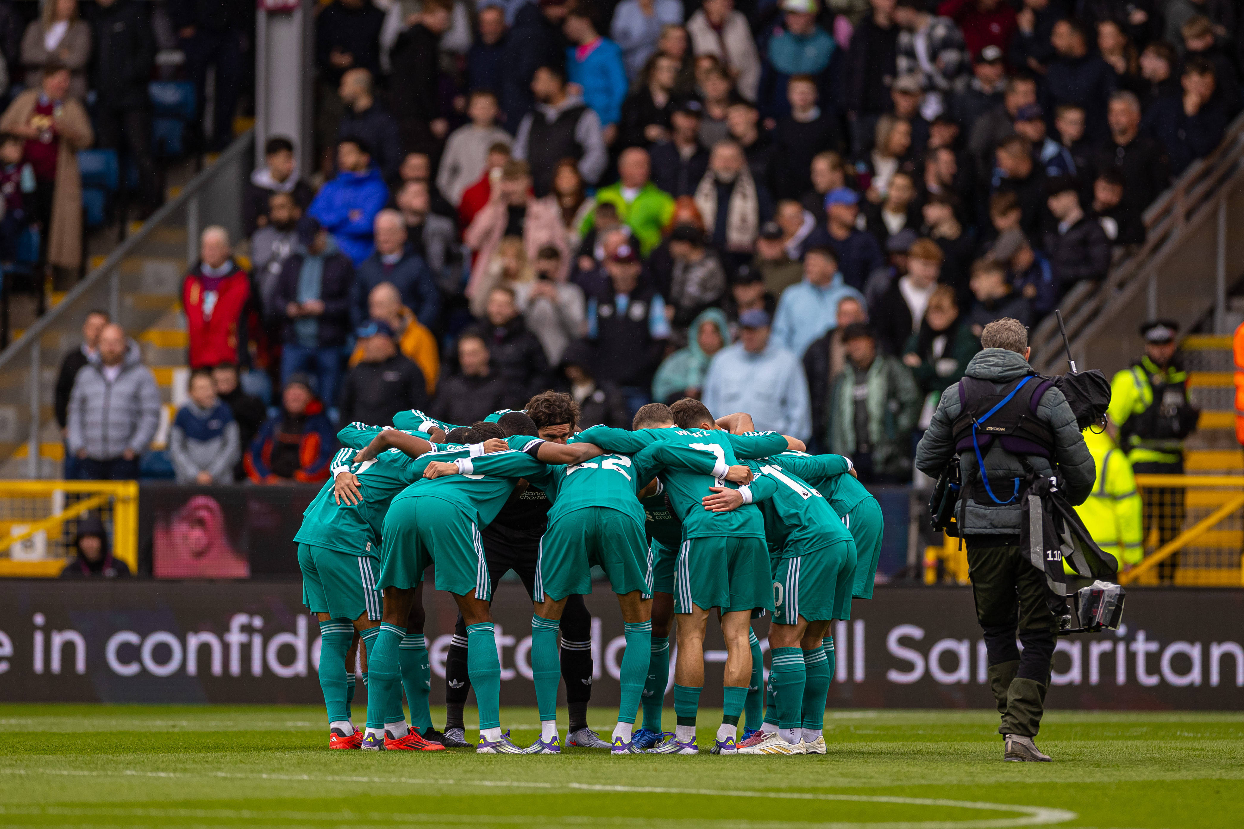 （体育）足球——英超：利物浦胜伯恩利