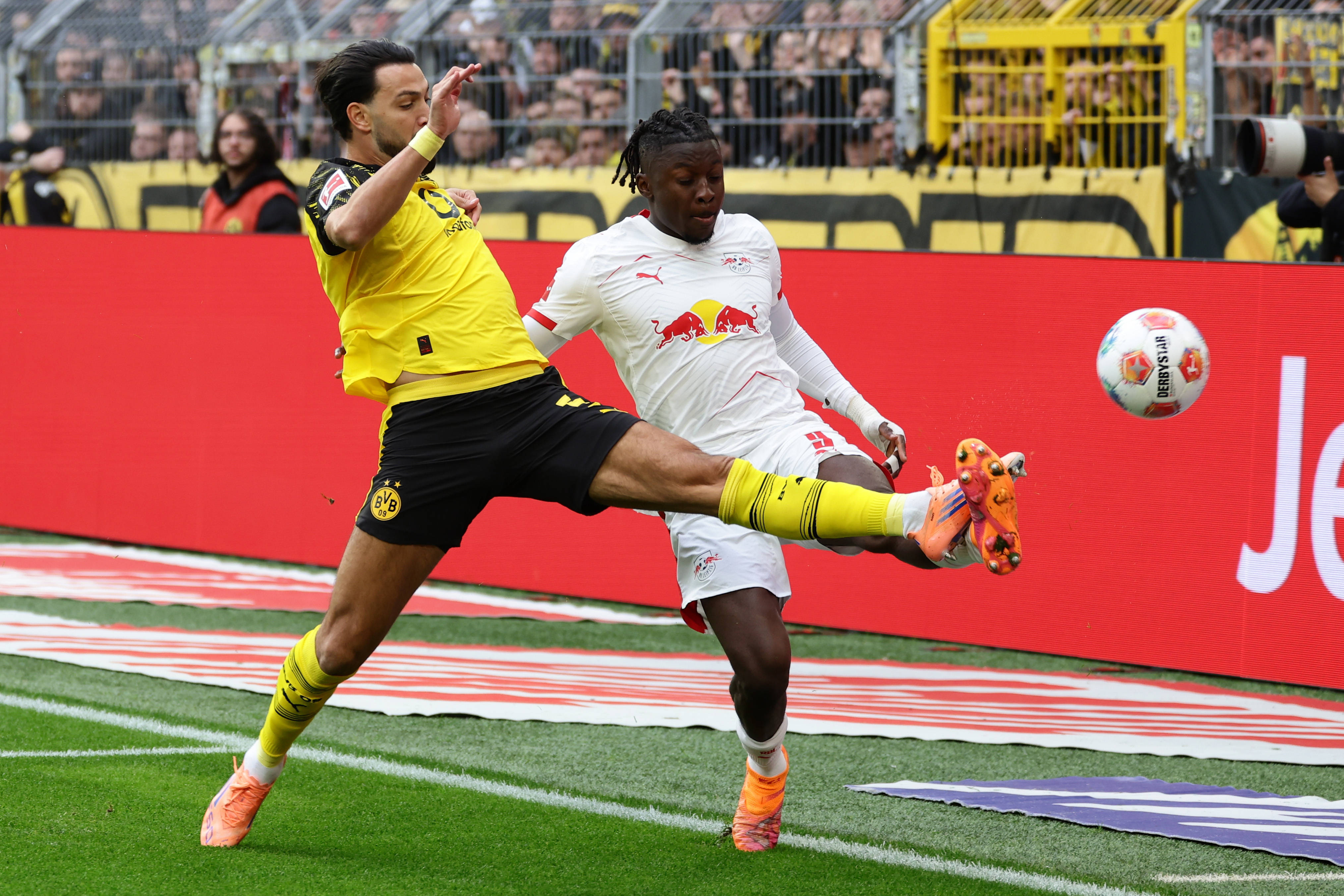 （体育）足球——德甲：多特蒙德平莱比锡