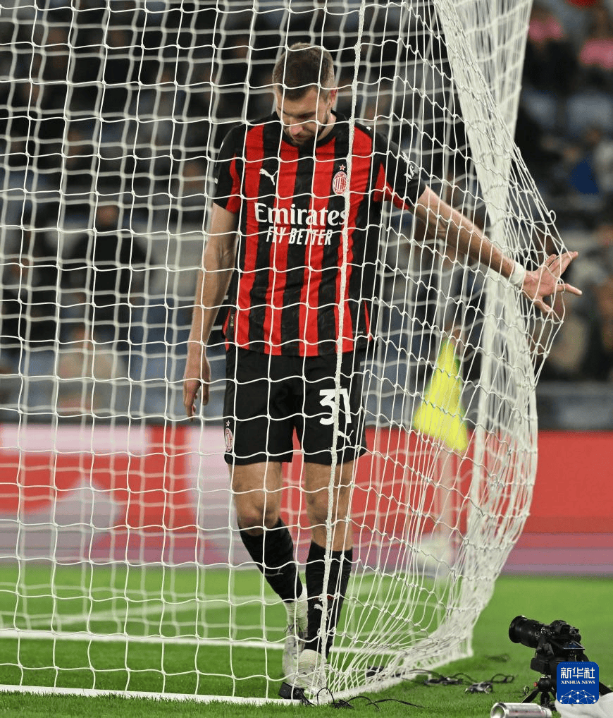 意甲：AC米兰不敌拉齐奥